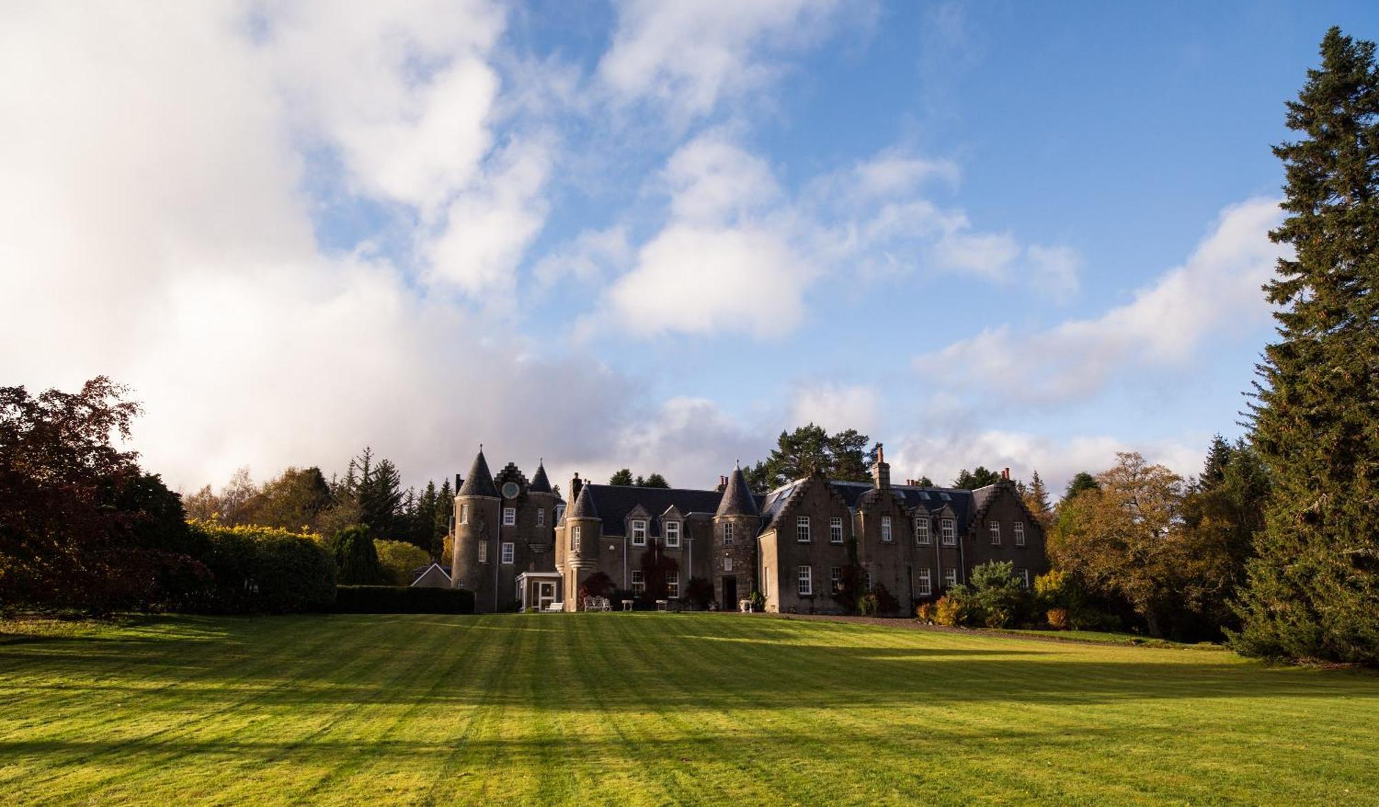 Dalmunzie Castle Hotel Spittal of Glenshee Bagian luar foto